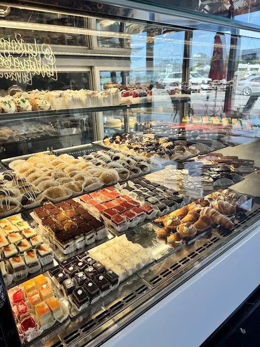 La Roma Pastry Shop Picture 2