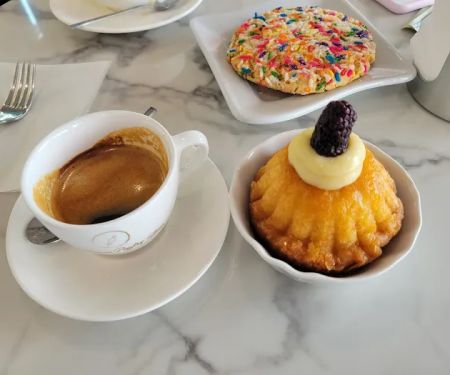 La Roma Pastry Shop