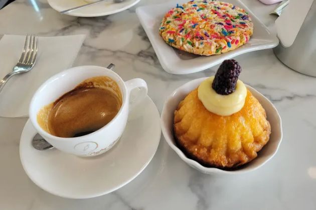 La Roma Pastry Shop