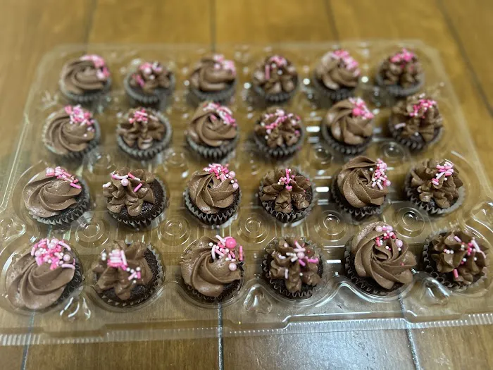 Christina's Creative Cupcakes Picture 3