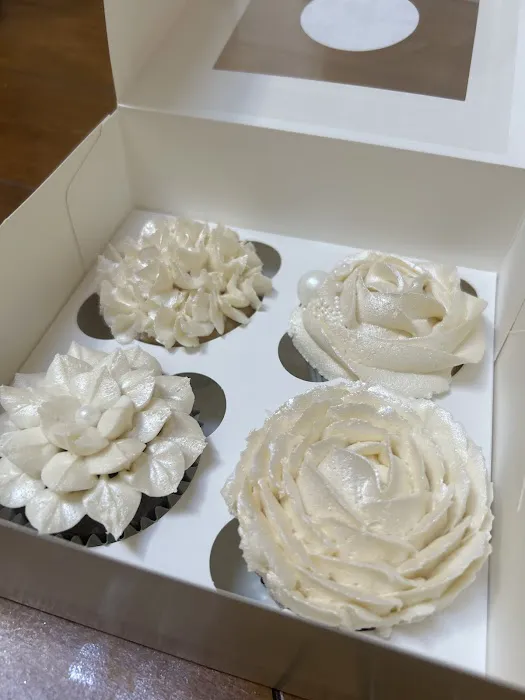 Christina's Creative Cupcakes Picture 5