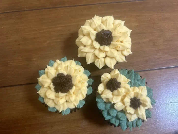 Christina's Creative Cupcakes Picture 6