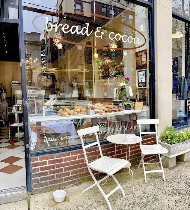 Bread & Cocoa Picture 1