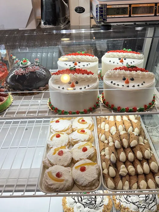 Dolci Momenti Bakery Picture 2