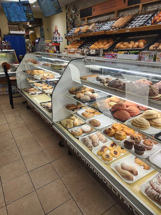 Mamá Abuelita Bakery Picture 3