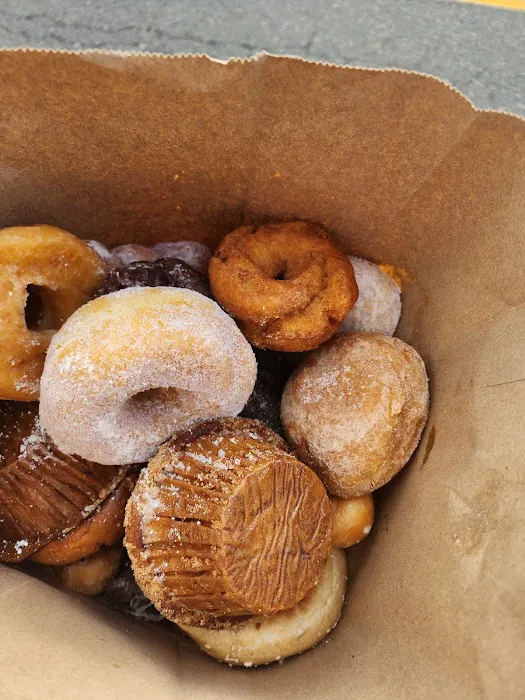 Sunshine Bagels & Doughnut Shop Picture 2