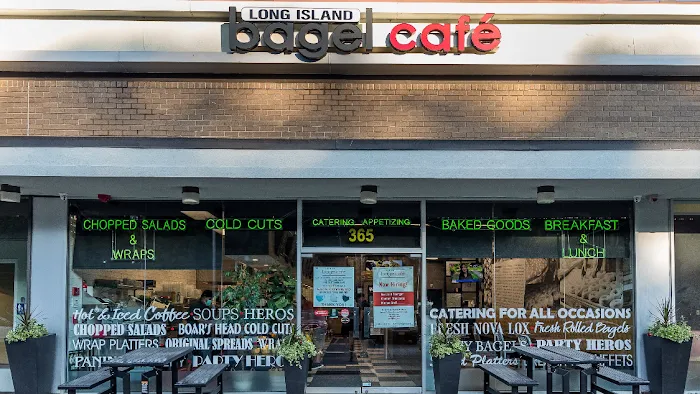 Long Island Bagel Cafe Picture 3
