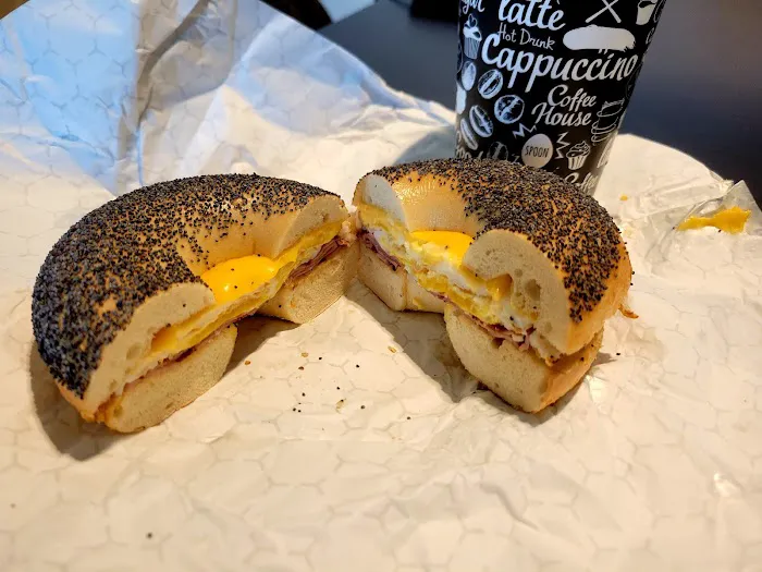 Your Bagel Cafe (Royal Shopping Center) Picture 2