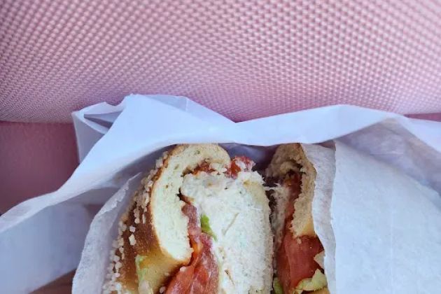 Your Bagel Cafe (Royal Shopping Center)