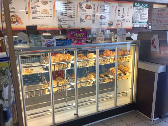 H&E Bagel Cafe Picture 5