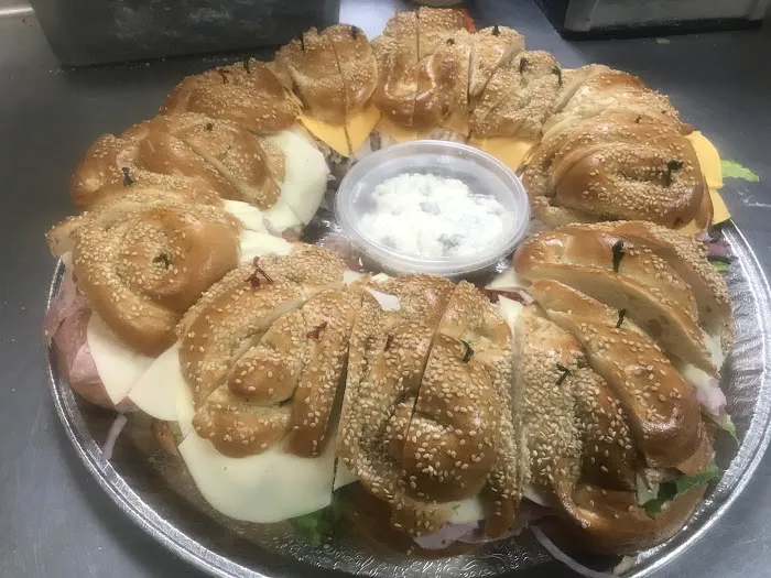H&E Bagel Cafe Picture 10