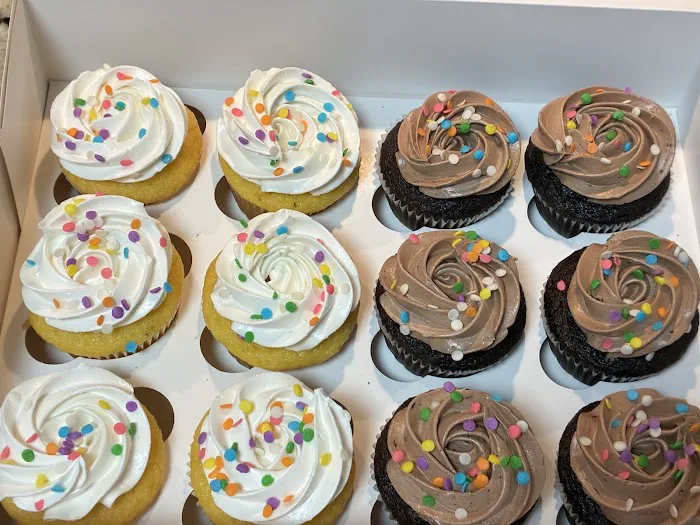 Amy’s Custom Cupcakes ( NOT A STORE FRONT) Picture 10
