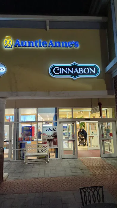 Cinnabon Picture 8