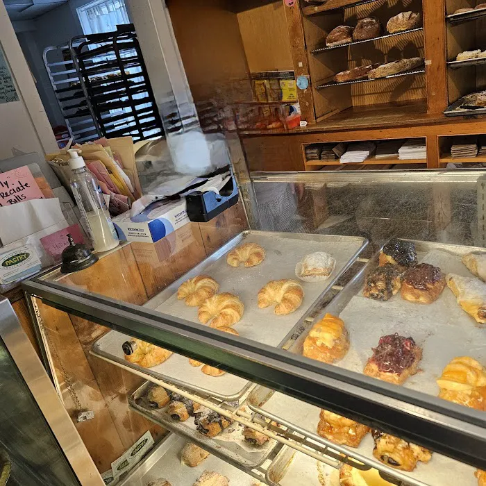 Junda's Pastry Crust & Crumbs Picture 9