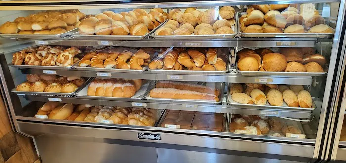 El Quetzal Bakery Picture 3