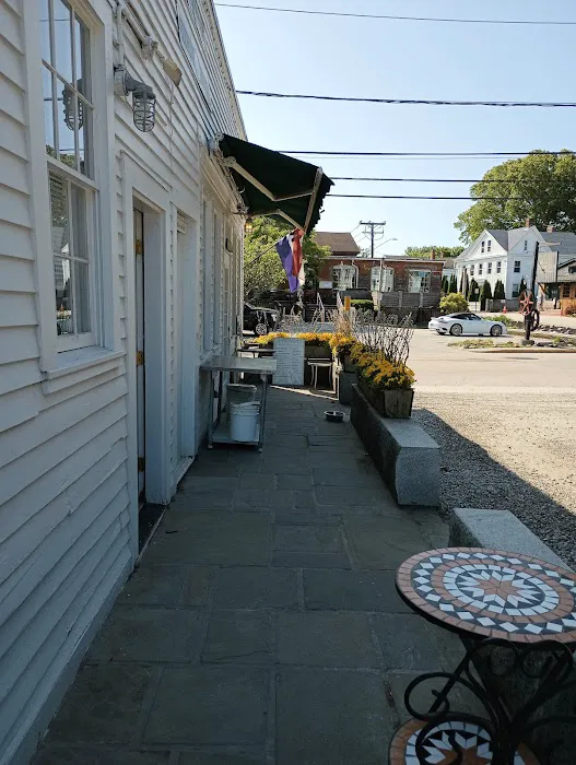 Lis bakeshop Picture 5