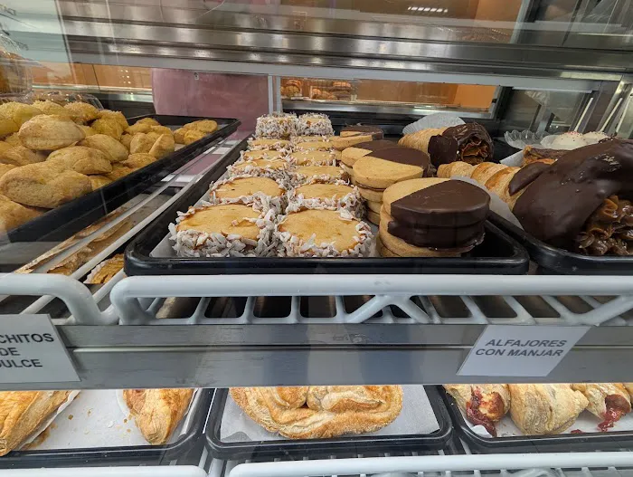 Sabor Ambateño Bakery Norwalk Picture 4