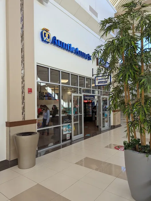 Cinnabon Picture 4