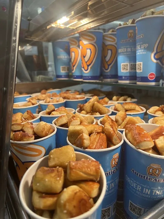 Cinnabon Picture 9