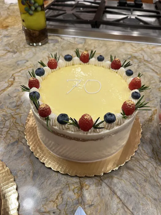 Isis Cakes Picture 6
