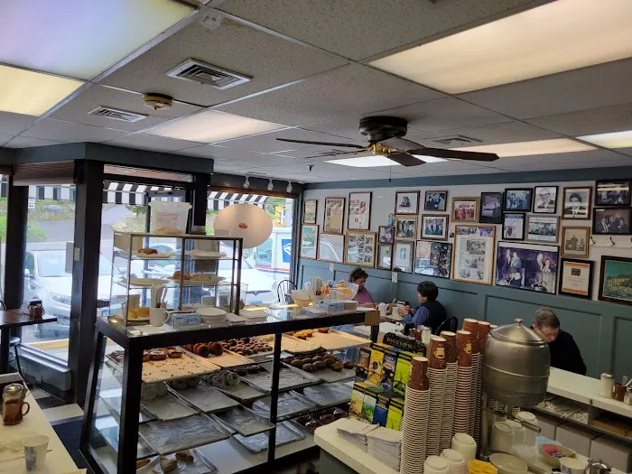Coffee An' Donut Shop Picture 4