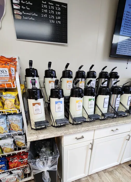 Pauli's Deli & Bagels Picture 8