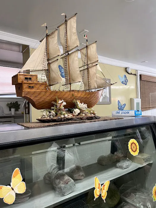 D'Elia's Bakery & Grinder Shop Picture 7