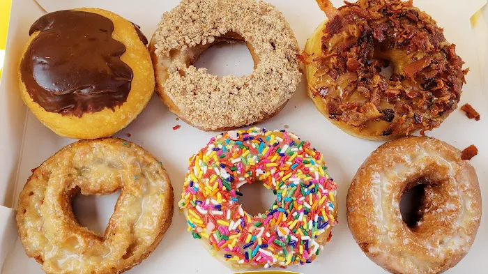 Flanders Donut & Bake Shop Picture 3