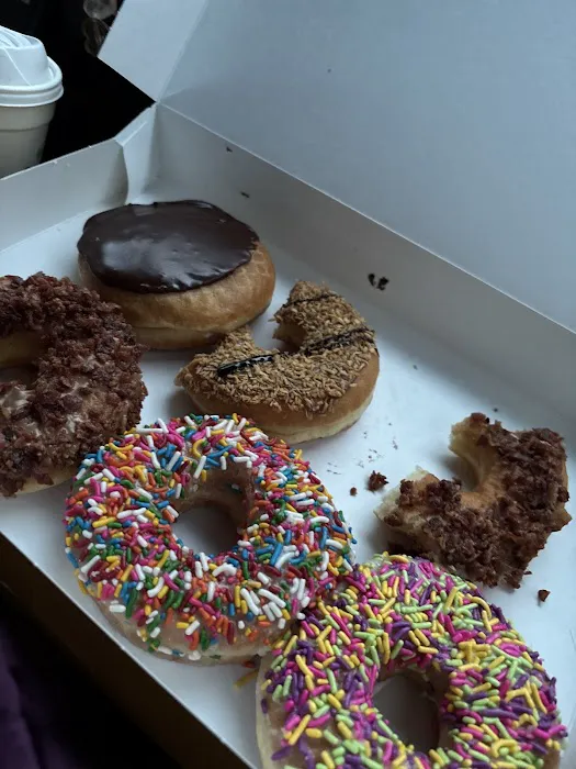 Flanders Donut & Bake Shop Picture 4