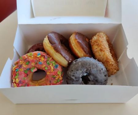 Master Donuts of West Warwick