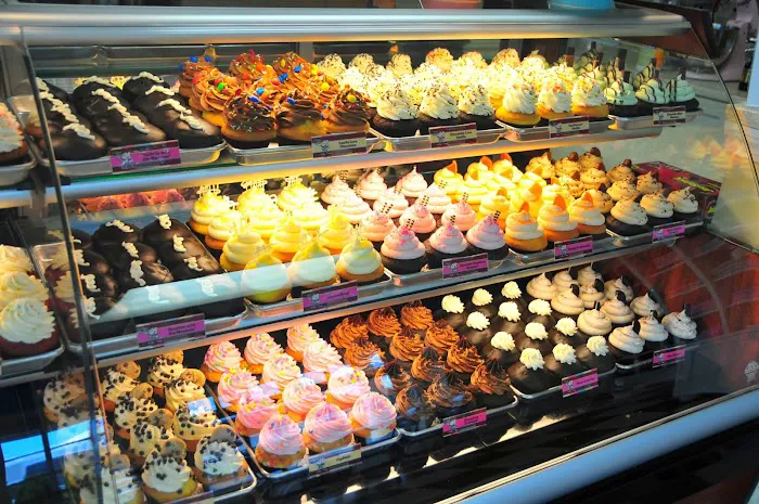 Cupcake Charlie's Picture 1