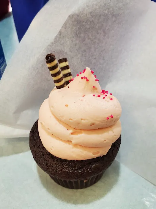 Cupcake Charlie's Picture 10