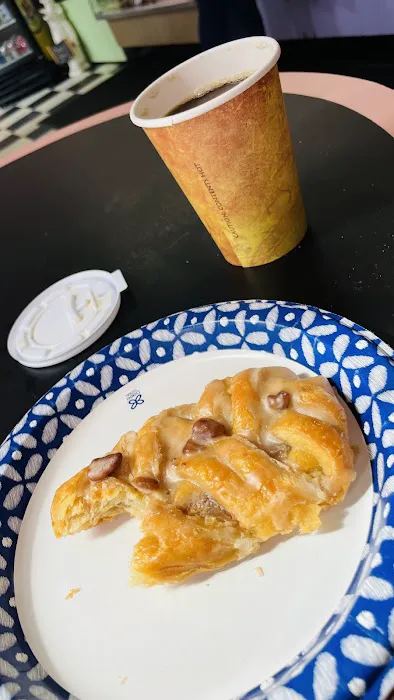 Mad Hatter Bakery Picture 6