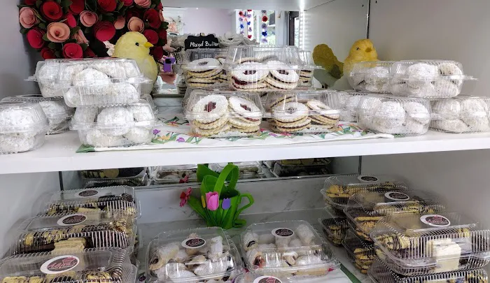 Alina’s Cakes and Cookies Picture 2