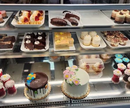 Alina’s Cakes and Cookies