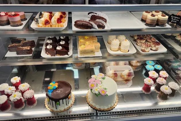 Alina’s Cakes and Cookies