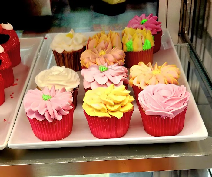 Alina’s Cakes and Cookies Picture 10