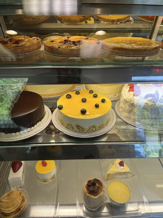 L'Anjou Patisserie Francaise Picture 3