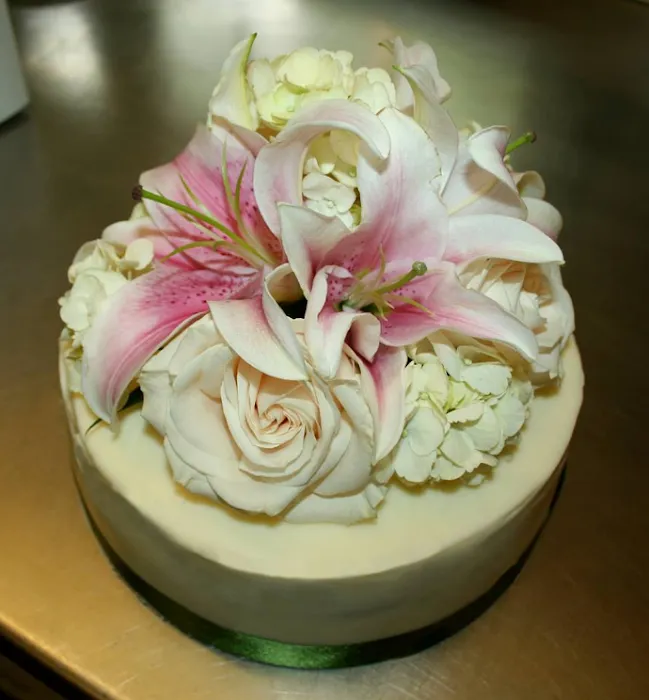 Whistle Stop Bakery Picture 8