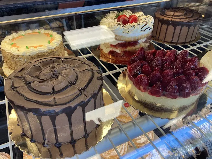 Antonio's Bakery & Charlie's Deli Picture 8