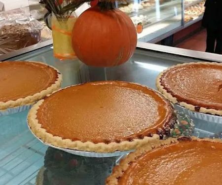 DeLuise Bakery