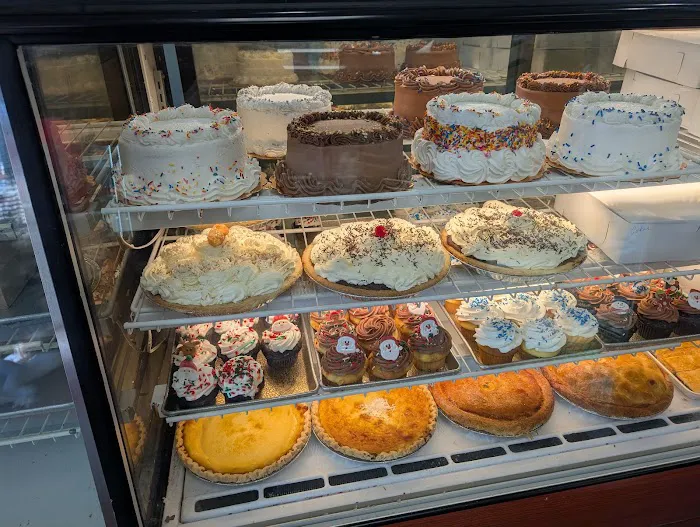 DeLuise Bakery Picture 2