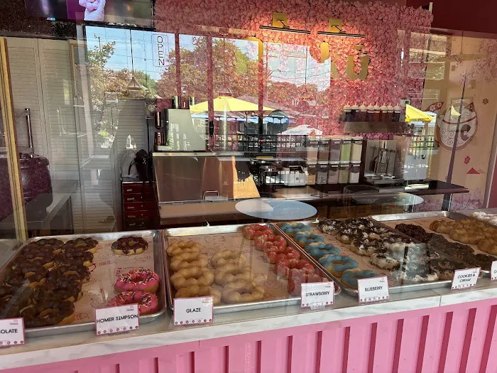 Pinku Mochi Donut Cafe Picture 6