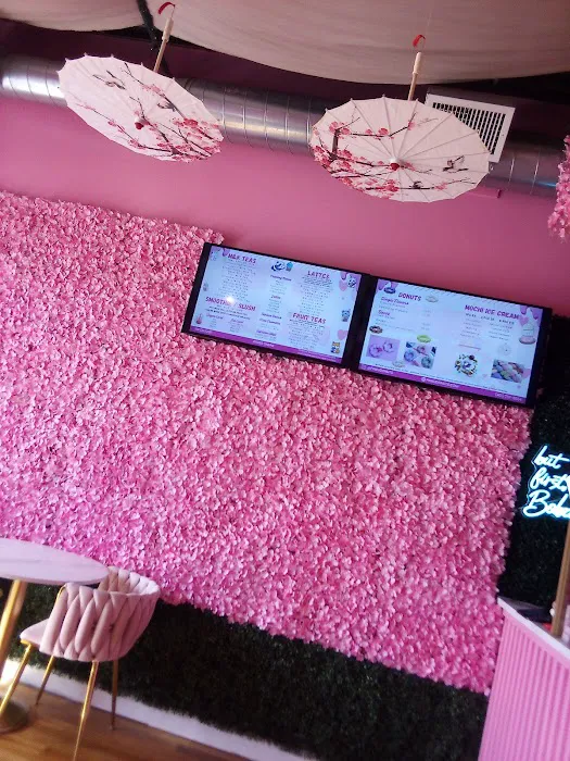Pinku Mochi Donut Cafe Picture 5