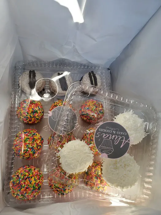 Alina's Cakes and Cookies Picture 6