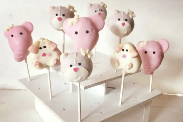Lizzy's Lollicakes
