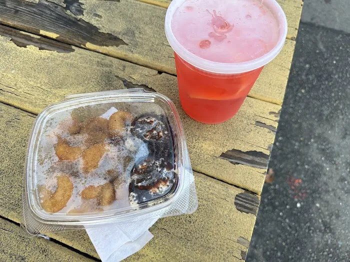 The Cinnabomb Mini-Donut Factory Picture 7