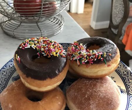 Doughnut Inn