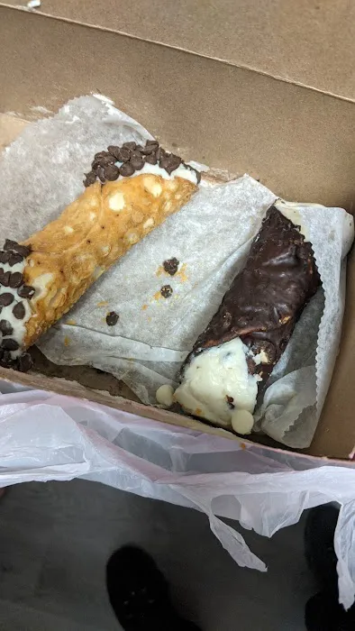 Meriano's Bake Shoppe Picture 9