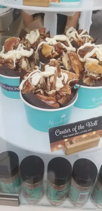 Cinnabon Picture 9